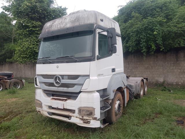 BENZ AXOR 2644S6X4 ANO 2015/2016