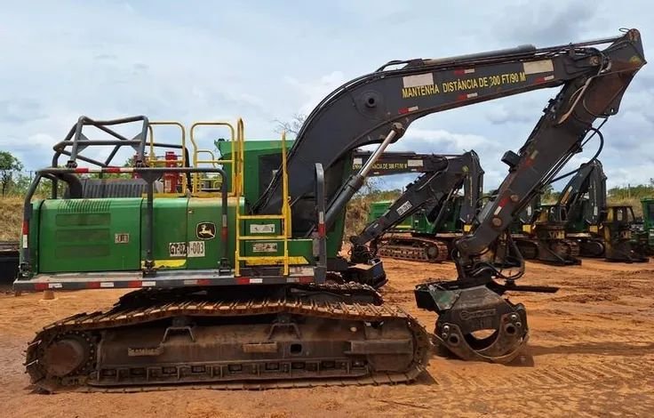 ESCAVADEIRA JOHN DEERE 2144G (GARRA TRAÇADORA) 4x2, ANO: 2021